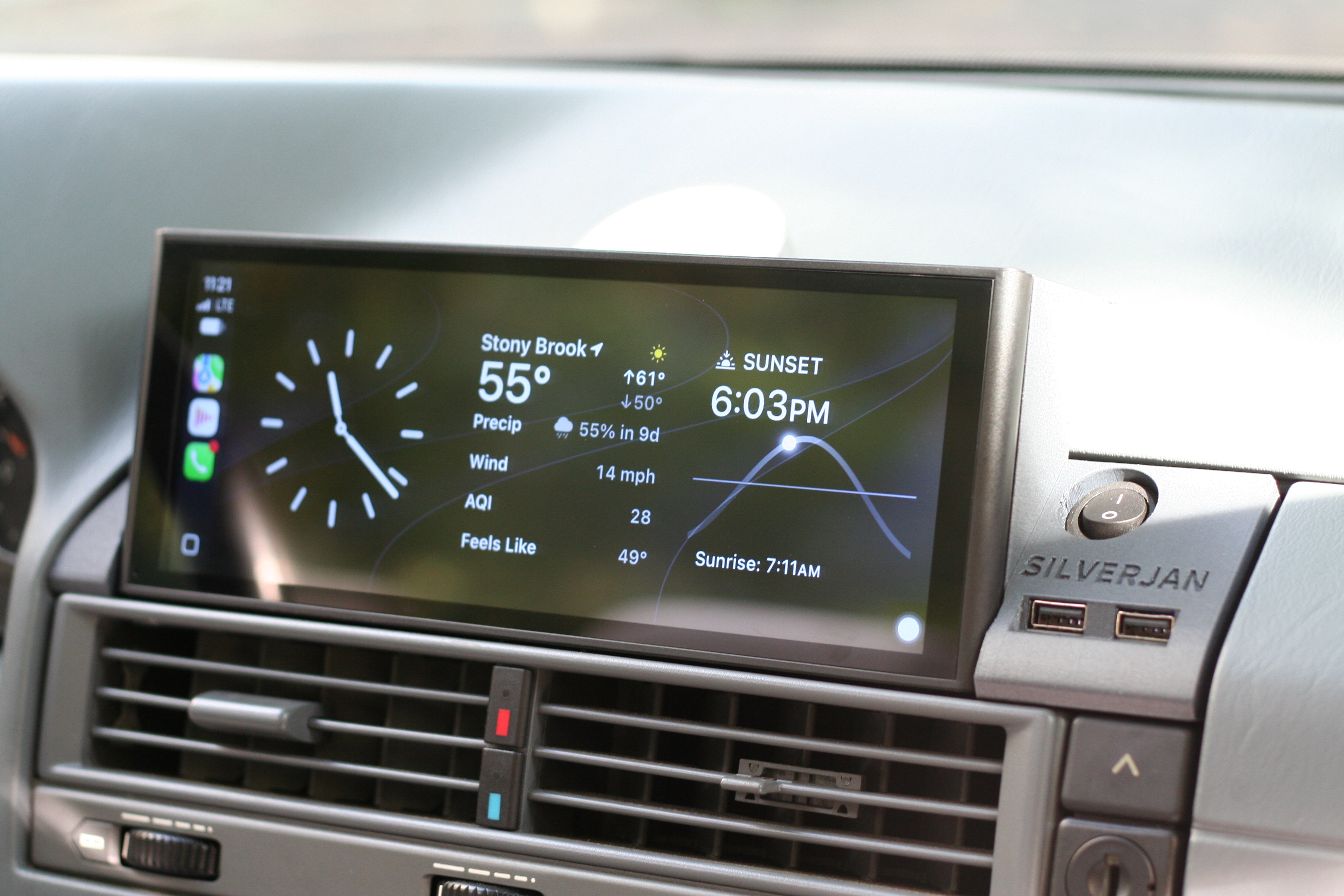 R129 Mercedes SL 1990-2002 Carplay Screen with MagSafe thumbnail